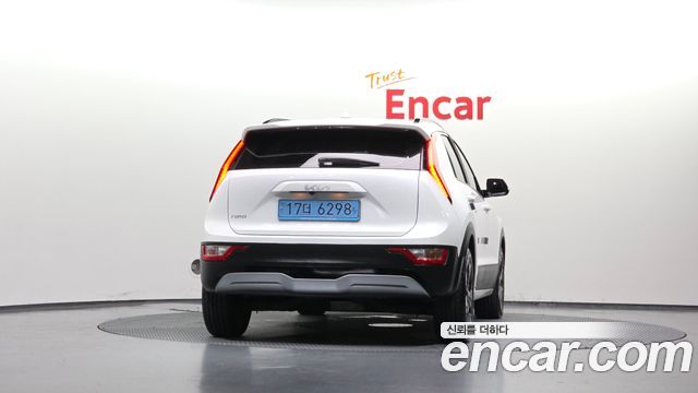 Kia Niro EV Air 2023 — фото 4