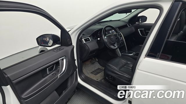 Land Rover Discovery Sport 2.0 TD4 SE 2017 — фото 11
