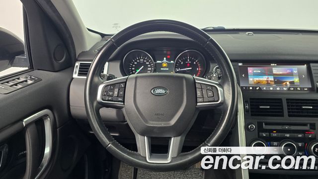 Land Rover Discovery Sport 2.0 TD4 SE 2017 — фото 13