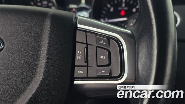 Land Rover Discovery Sport 2.0 TD4 SE 2017 — фото 18