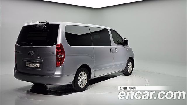 Hyundai Grand Starex Van 3-Seater Smart 2021 — фото 2