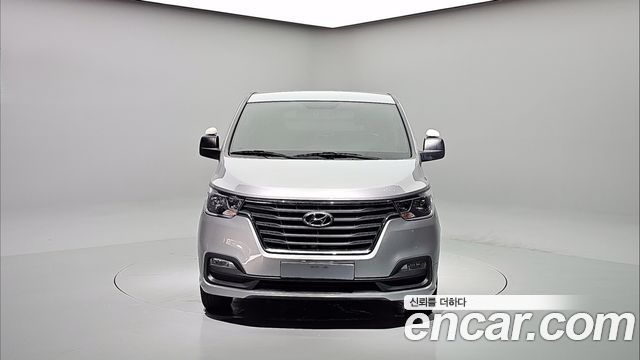 Hyundai Grand Starex Van 3-Seater Smart 2021 — фото 3