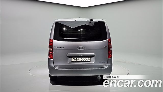 Hyundai Grand Starex Van 3-Seater Smart 2021 — фото 4