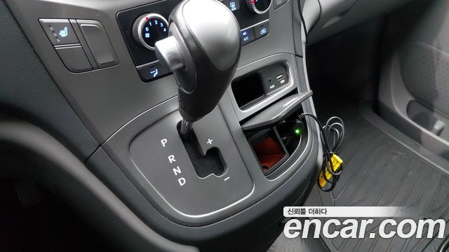 Hyundai Grand Starex Van 3-Seater Smart 2021 — фото 9