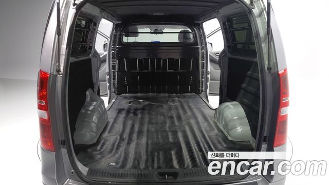 Hyundai Grand Starex Van 3-Seater Smart 2021 — фото 18