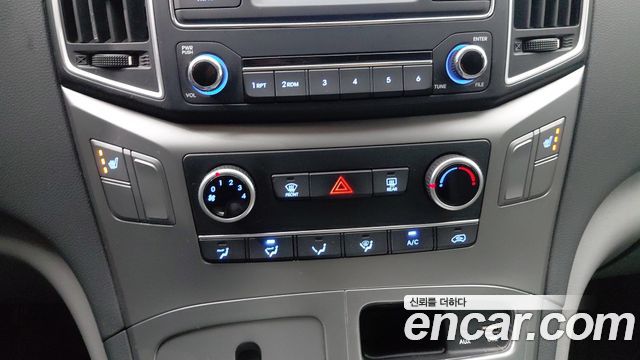 Hyundai Grand Starex Van 3-Seater Smart 2021 — фото 21