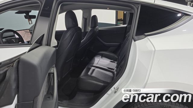 Tesla Model Y Long Range AWD 2022 — фото 11