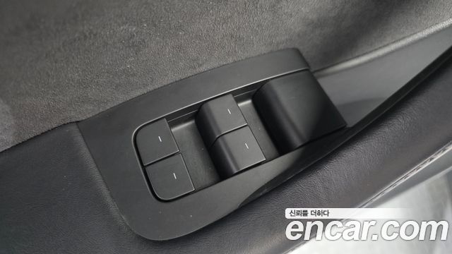 Tesla Model Y Long Range AWD 2022 — фото 14