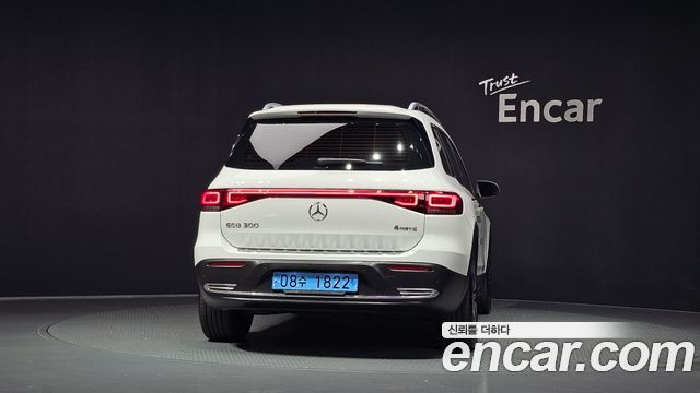 Mercedes-Benz EQB (X243) EQB300 4MATIC 2023 — фото 4