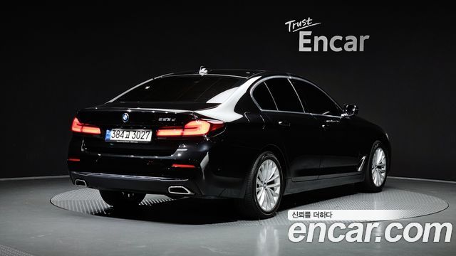 BMW 5 Series (G30) 523d Luxury 2023 — фото 2