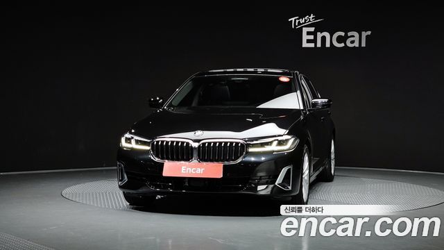 BMW 5 Series (G30) 523d Luxury 2023 — фото 3