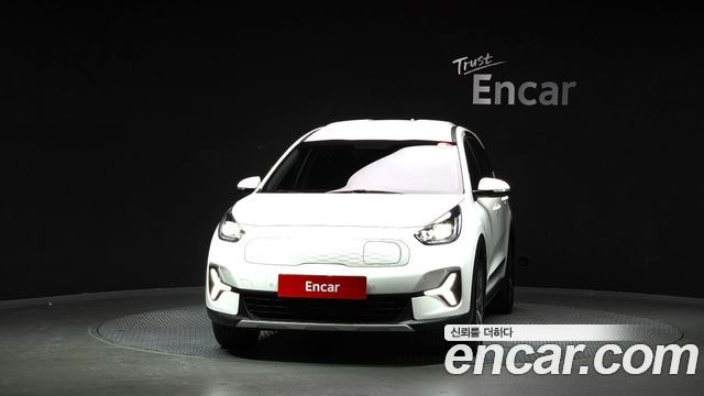 Kia Niro Plus Air 2023 — фото 3