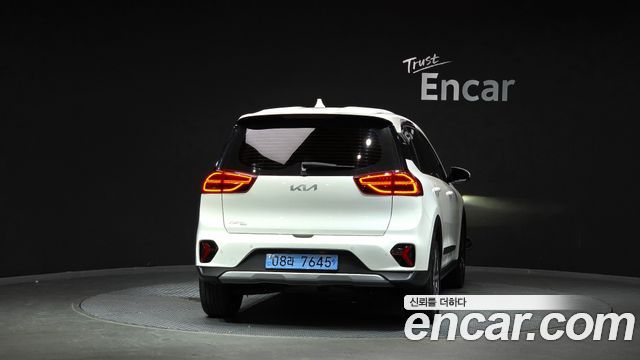 Kia Niro Plus Air 2023 — фото 4