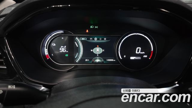 Kia Niro Plus Air 2023 — фото 8
