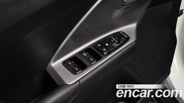 Kia Niro Plus Air 2023 — фото 20