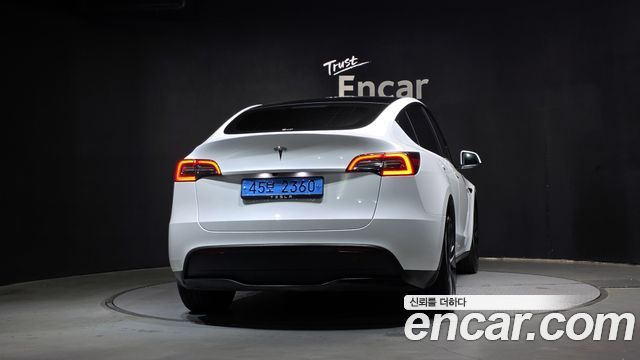 Tesla Model Y RWD 2024 — фото 4