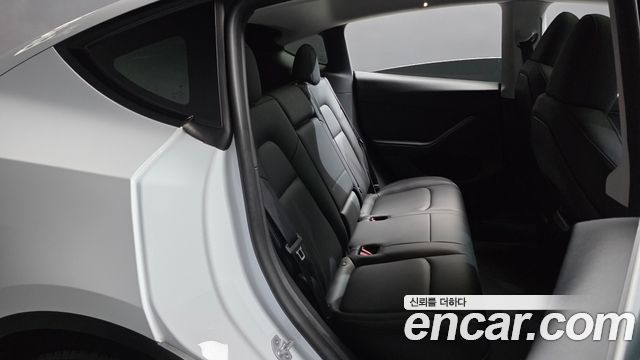 Tesla Model Y RWD 2024 — фото 11