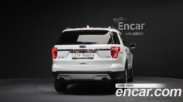 Ford Explorer 2.3 Limited 4WD 5th 2017 — фото 4