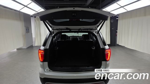 Ford Explorer 2.3 Limited 4WD 5th 2017 — фото 18
