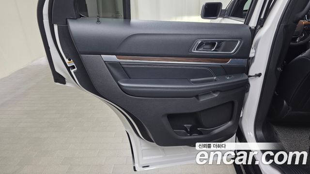 Ford Explorer 2.3 Limited 4WD 5th 2017 — фото 25