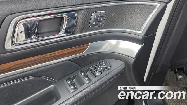 Ford Explorer 2.3 Limited 4WD 5th 2017 — фото 29