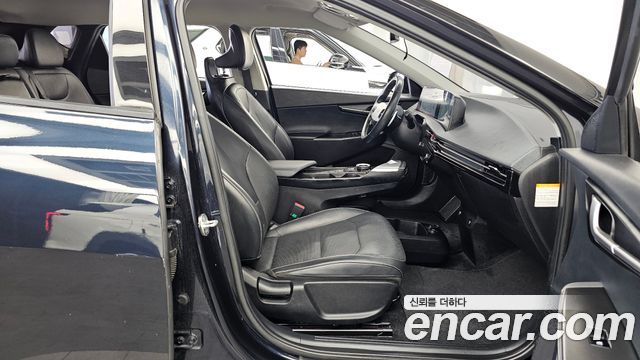 Kia EV6 Standard 4WD Air 2022 — фото 11