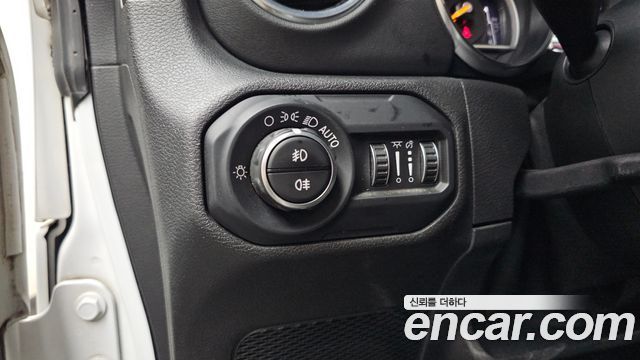 Jeep Wrangler (JL) 2.0 Overland 4Door 2019 — фото 14