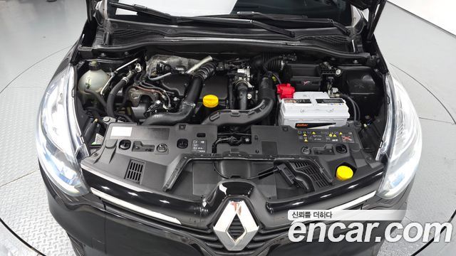 Renault Korea Clio Intens 2018 — фото 6