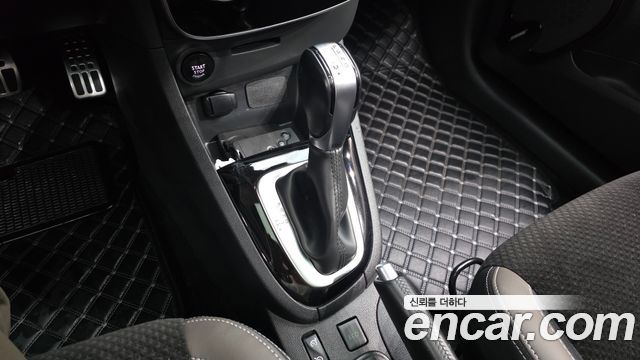Renault Korea Clio Intens 2018 — фото 9