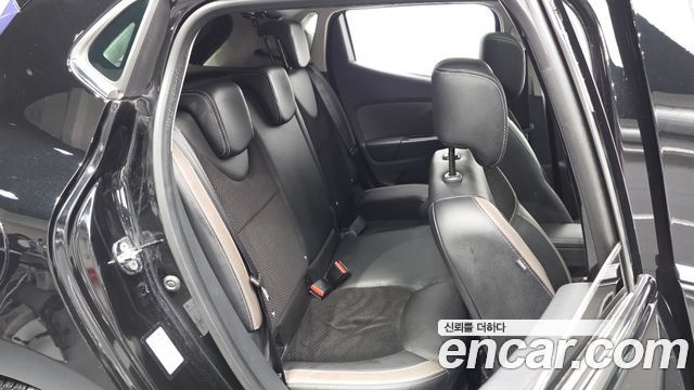 Renault Korea Clio Intens 2018 — фото 11