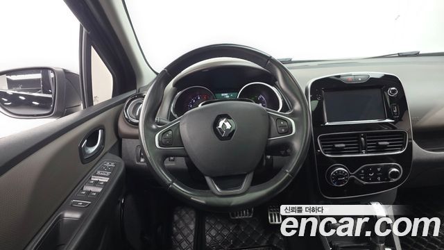 Renault Korea Clio Intens 2018 — фото 12