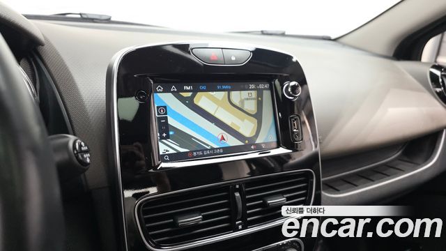 Renault Korea Clio Intens 2018 — фото 13