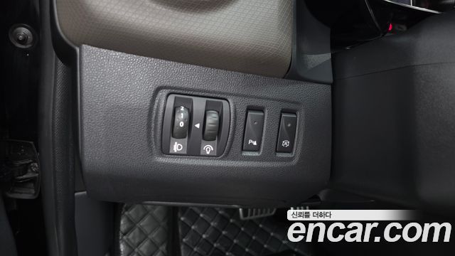 Renault Korea Clio Intens 2018 — фото 19