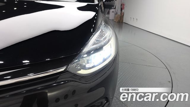 Renault Korea Clio Intens 2018 — фото 22