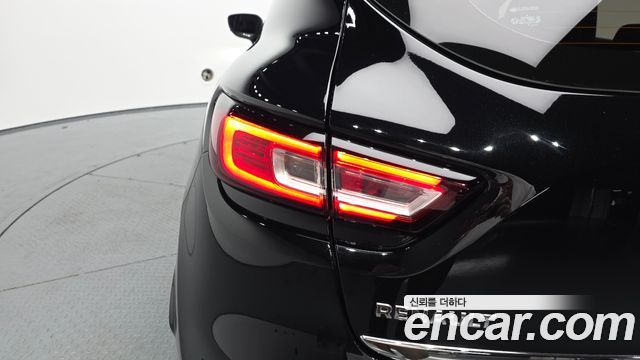 Renault Korea Clio Intens 2018 — фото 23