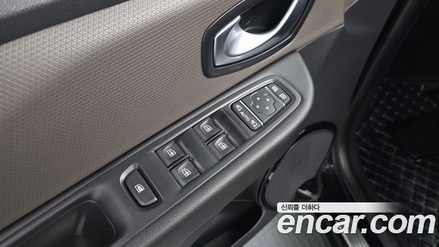 Renault Korea Clio Intens 2018 — фото 27