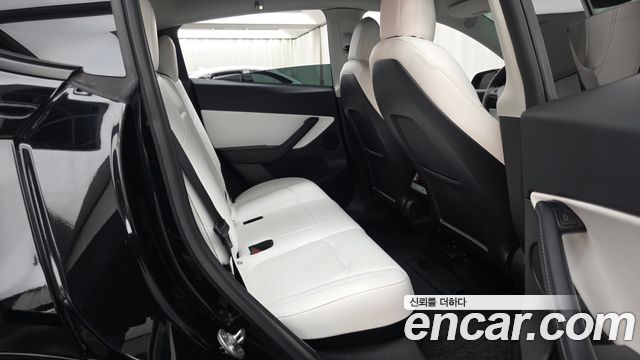 Tesla Model Y Performance AWD 2022 — фото 12