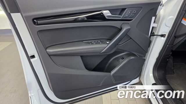 Audi Q5 (FY) 45 TFSI Quattro Premium 2021 — фото 30