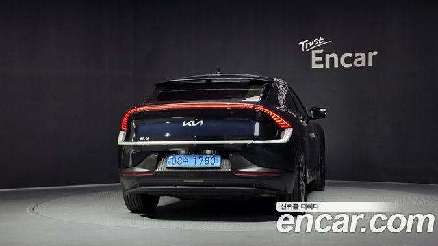 Kia EV6 Standard 4WD Air 2022 — фото 4