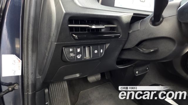 Kia EV6 Standard 4WD Air 2022 — фото 17