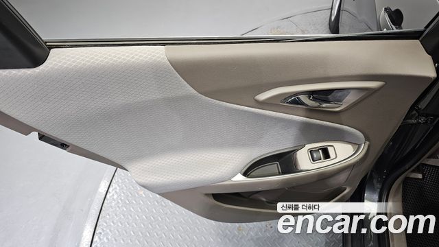 Chevrolet Malibu 1.5 Turbo LS Deluxe 2017 — фото 24