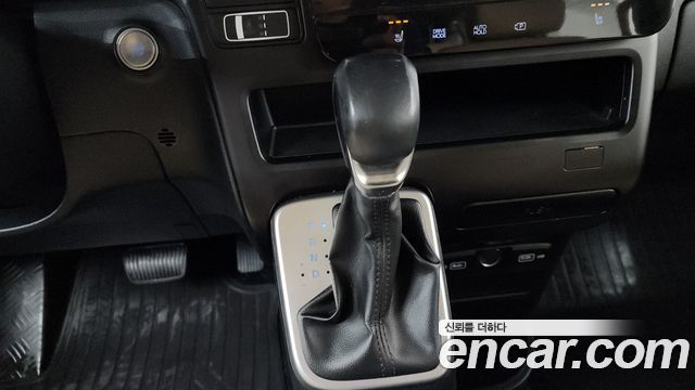 Hyundai Staria Cargo 5-Seater Modern 2022 — фото 9