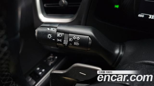 Lexus UX300e 2WD 2022 — фото 30