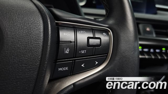 Lexus UX300e 2WD 2022 — фото 31