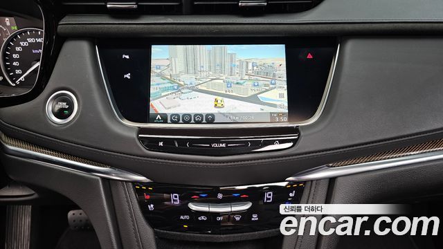Cadillac XT5 3.6 Platinum 2019 — фото 18