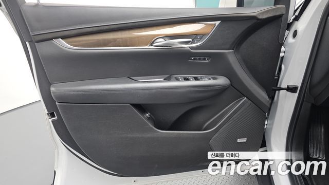 Cadillac XT5 3.6 Platinum 2019 — фото 30