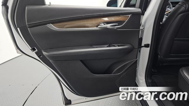 Cadillac XT5 3.6 Platinum 2019 — фото 31