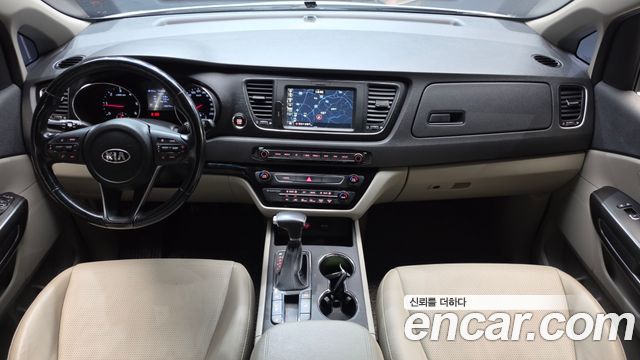 Kia Carnival 9-Seater Luxury 2019 — фото 7