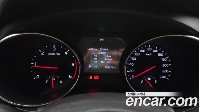 Kia Carnival 9-Seater Luxury 2019 — фото 8
