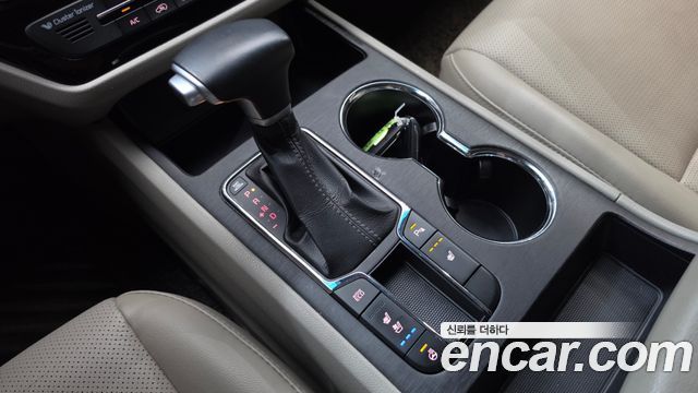 Kia Carnival 9-Seater Luxury 2019 — фото 9